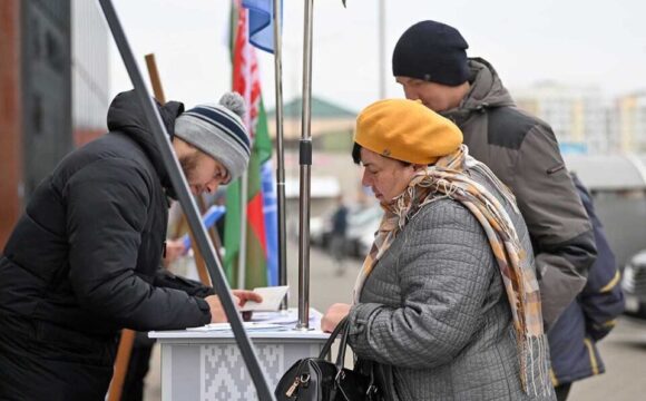 Сбор подписей в Гомеле сравнили с площадкой для народного диалога