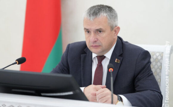 Жатва зерновых началась. На совещании в облисполкоме обсудили особенности начала страды, готовность техники, другие вопросы АПК